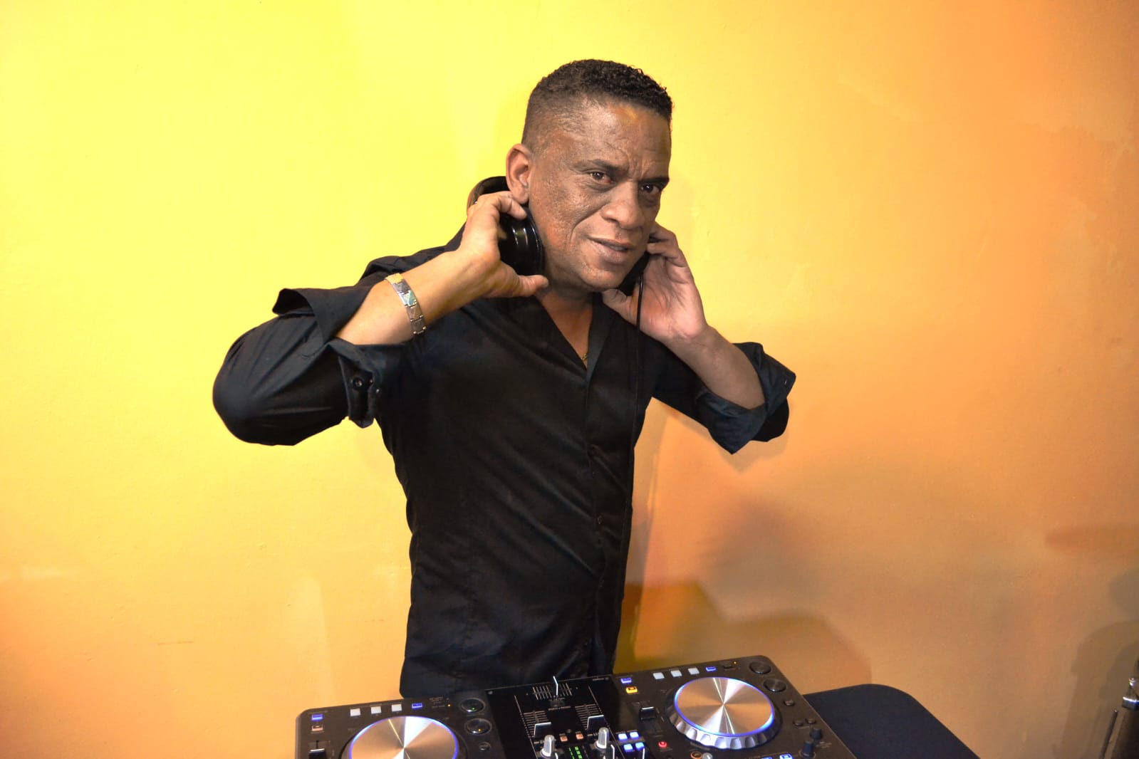 DJ Mikey CPT, R&B closing set